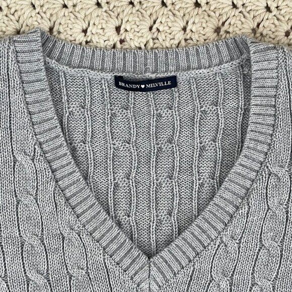Brandi Melville Pacific Sunwear Cotton-Blend Simple Cableknit Semi-Crop Sweater - Picture 3 of 5